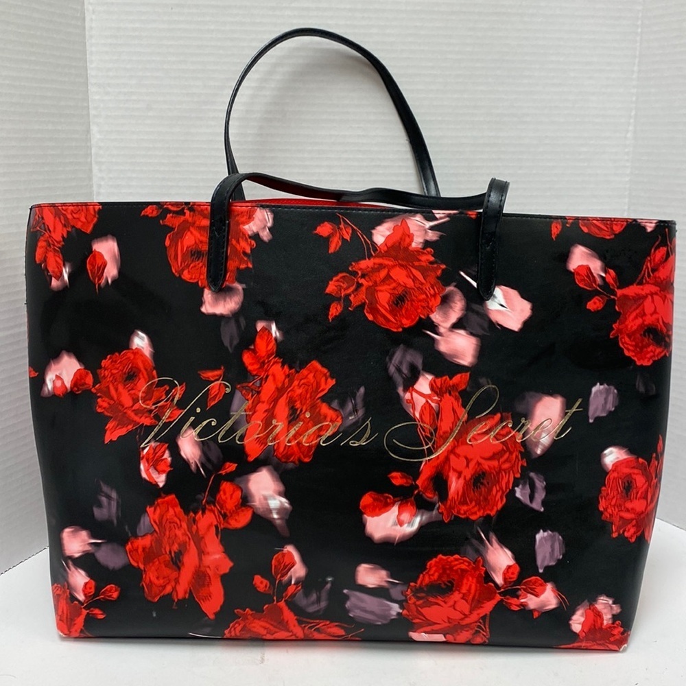 Victorias Secret 2019 Limited Edition Holiday Tote Bag